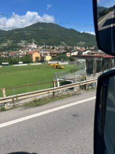 Vertova, 19enne investito sulla SS671 arriva l’elisoccorso