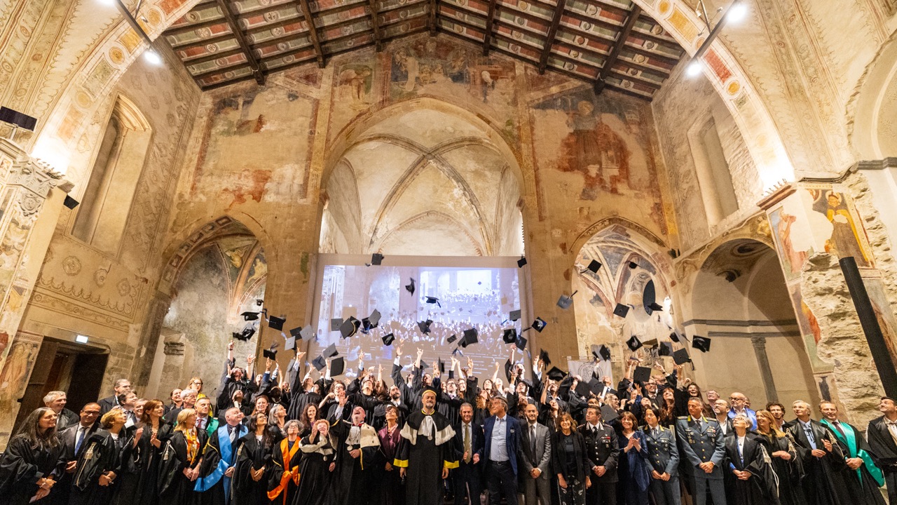 01. Graduation Day 2026 Lancio del tocco 6 01. Graduation Day 2026 Lancio del tocco 6