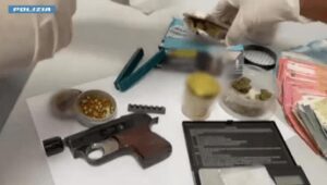 Catania scoperto laboratorio di armi fantasma e droga arrestato 27enne dalla polizia