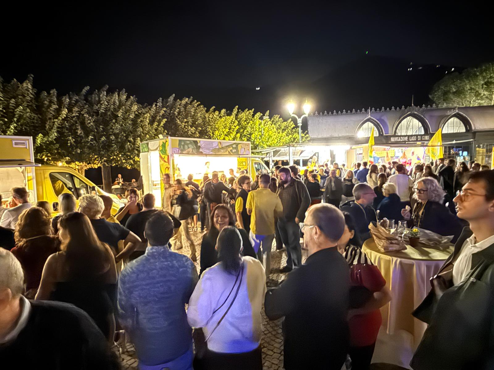 Notte Gialla Folla ai food truck 2 Notte Gialla Folla ai food truck 2