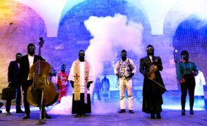 “Diventeremo come robot?” Il 26 settembre a Bergamo Alta c’è “Carillon” dell’artista Ivano Parolini