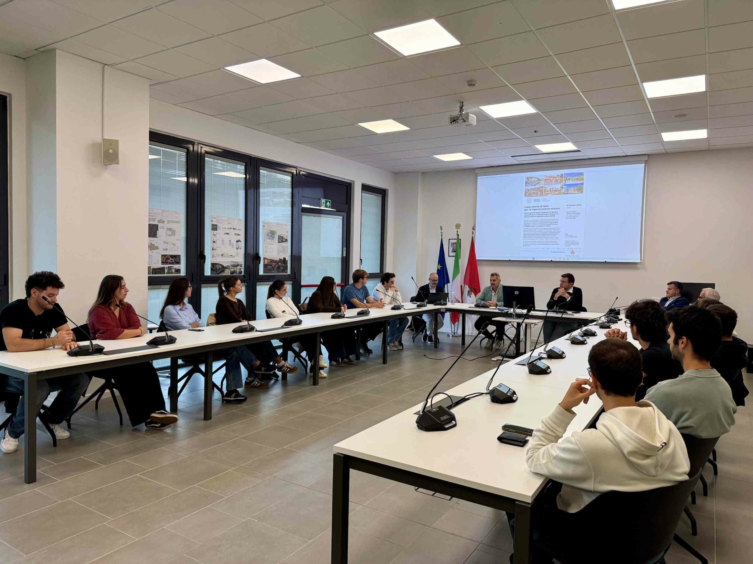 05. Un momento della presentazione pubblica 2 scaled 05. Un momento della presentazione pubblica 2 scaled