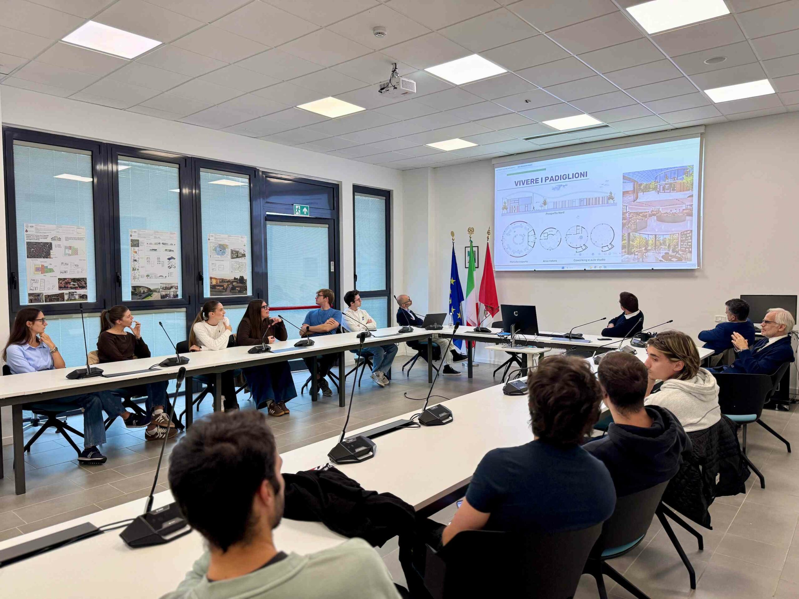 06. Un momento della presentazione pubblica 2 scaled 06. Un momento della presentazione pubblica 2 scaled