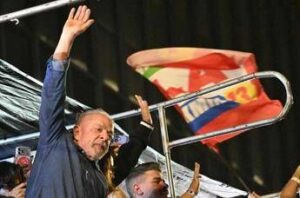 Brasile Lula rieletto presidente Bolsonaro chiede lannullamento. Trump contesta il voto Hanno usato manuale Biden Brasile Lula rieletto presidente Bolsonaro chiede lannullamento. Trump contesta il voto Hanno usato manuale Biden