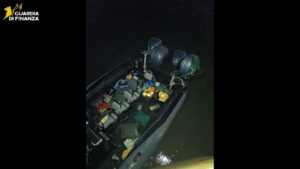 Brescia, maxi operazione antidroga nell’Atlantico sequestrate 3,7 tonnellate di cocaina, un morto durante l’inseguimento