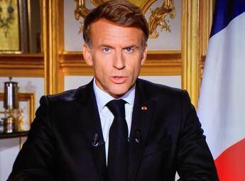 Francia Macron Non confondere rivendicazioni legittime con chi distrugge e saccheggia Francia Macron Non confondere rivendicazioni legittime con chi distrugge e saccheggia