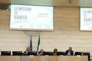In Italia 500mila infezioni ospedaliere lanno di cui un terzo da superbug costi per 783 mln