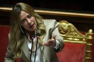 Meloni pressing sullUe per lenergia e critica a Trump Rischiosa intesa su gasolio russo Meloni pressing sullUe per lenergia e critica a Trump Rischiosa intesa su gasolio russo
